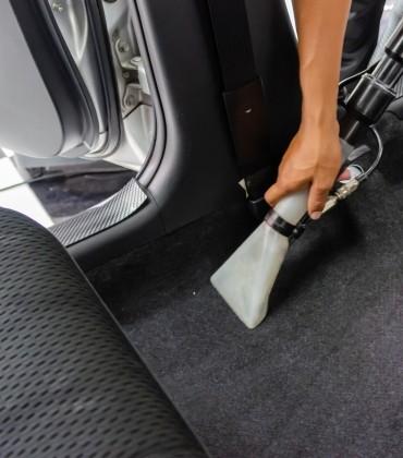 Limpeza e higienização de banco, teto e carpete de veículo - LavMaster